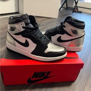 Jordan 1 Silver Toe WOMENS 11.5 MENS 10